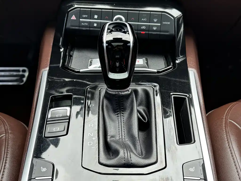 WEI PAI WEI BRAND VV7