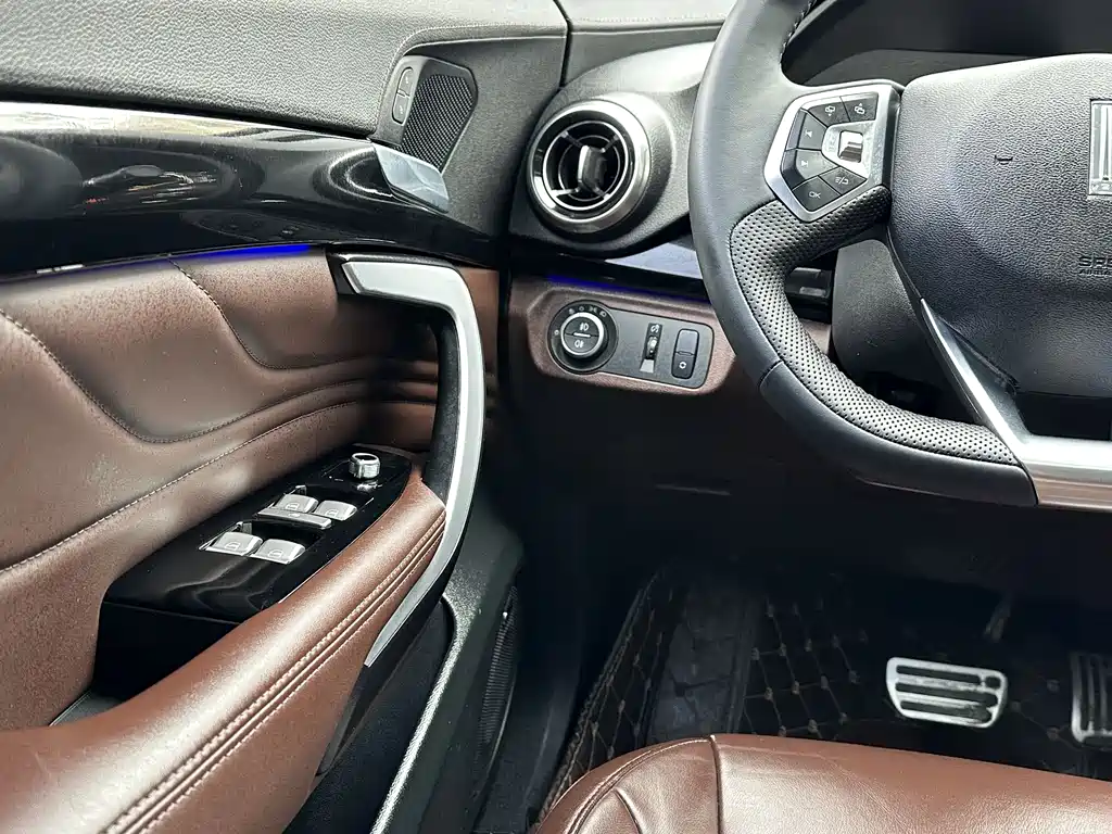 WEI PAI WEI BRAND VV7