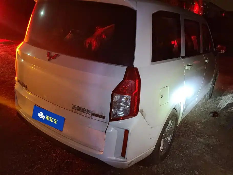 WULING WULING HONGGUANG PLUS