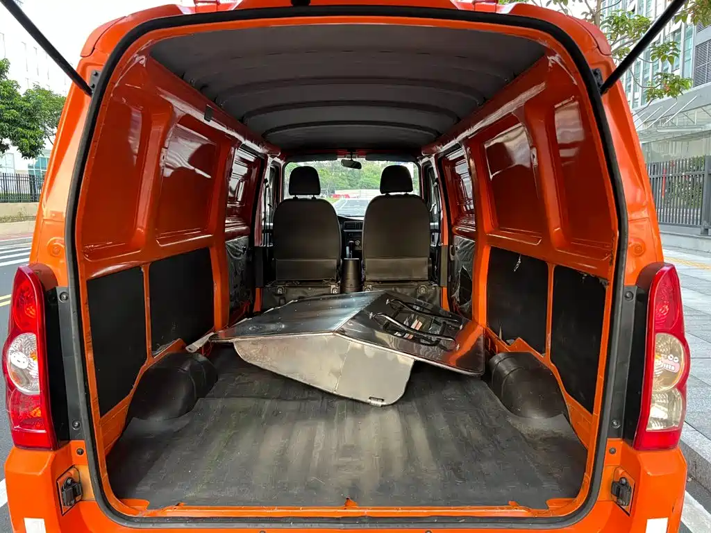 Wuling Rongguang — миниатюра 18