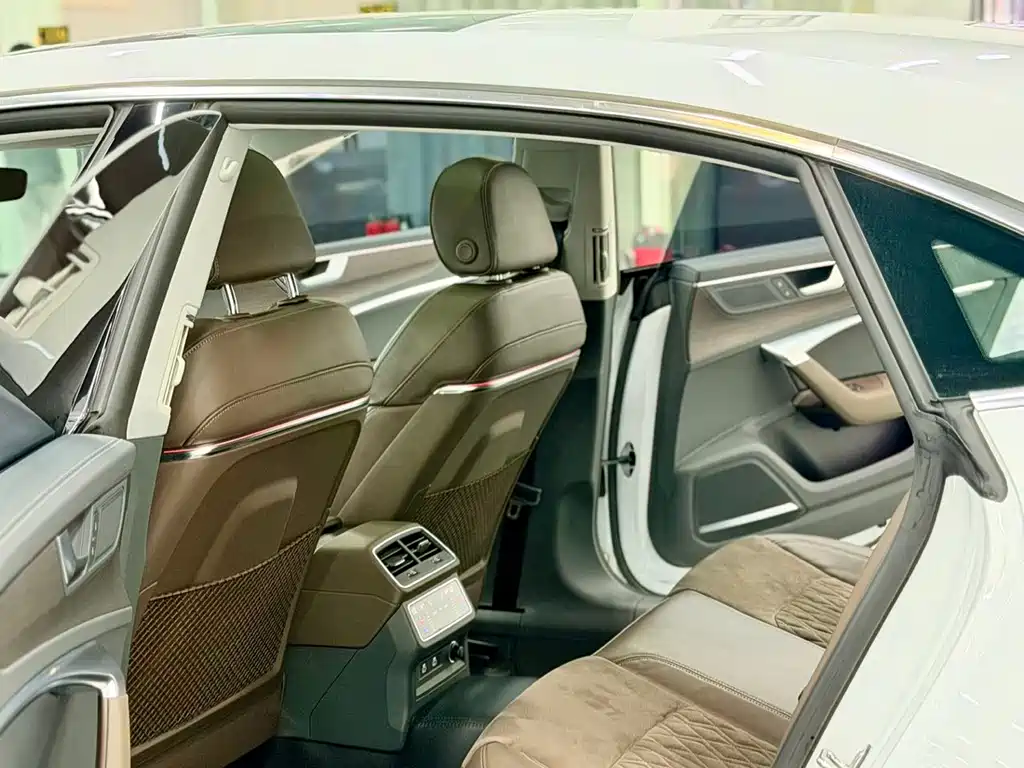Audi A7L — миниатюра 5