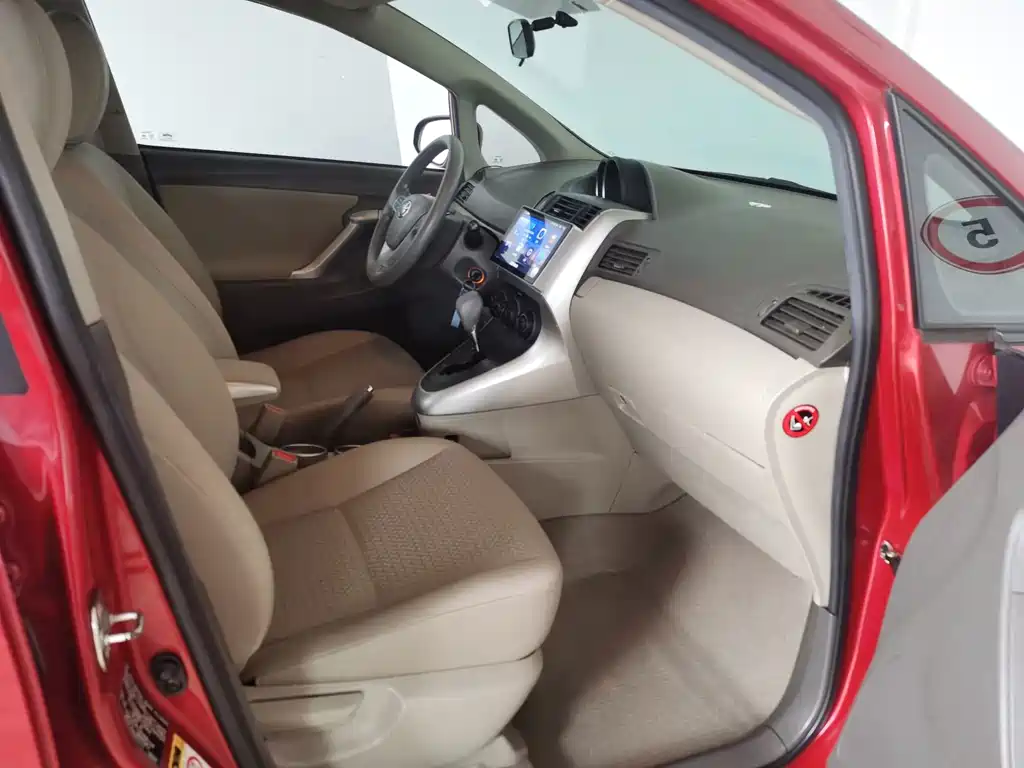 Toyota Verso — миниатюра 11