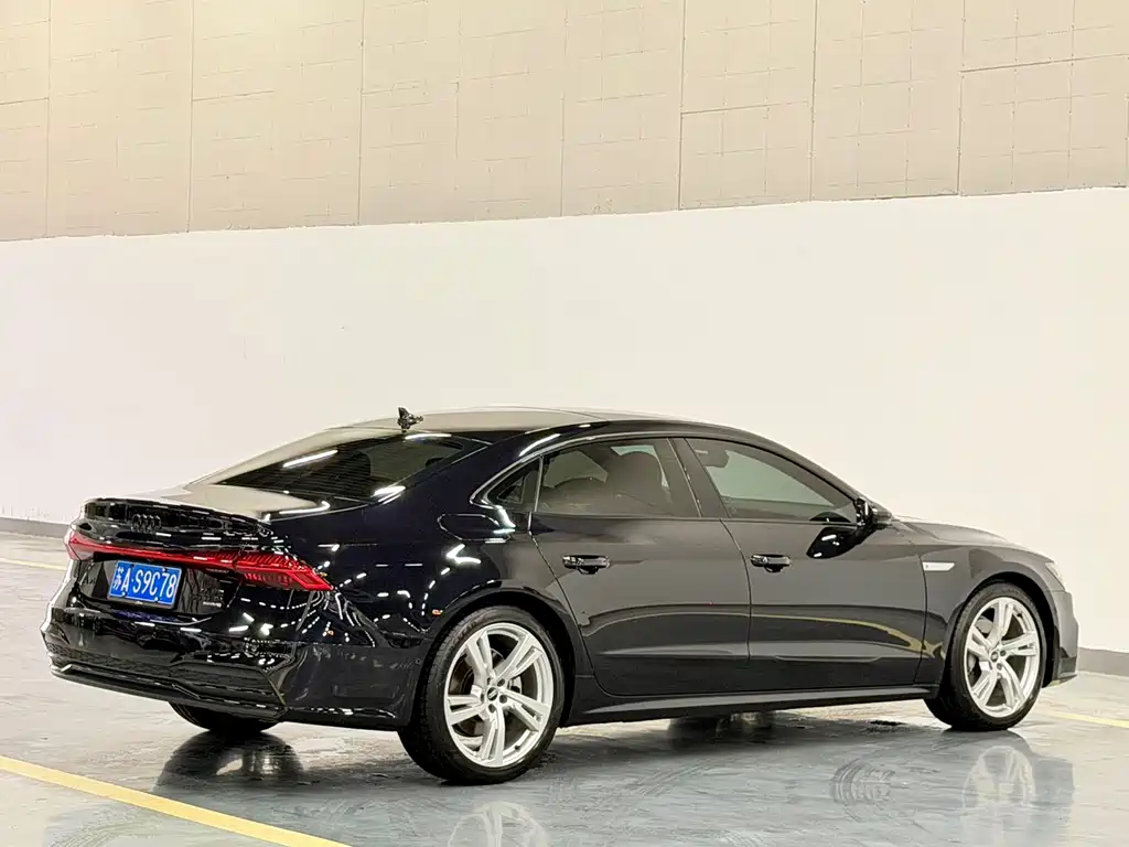 Audi A7L — миниатюра 12
