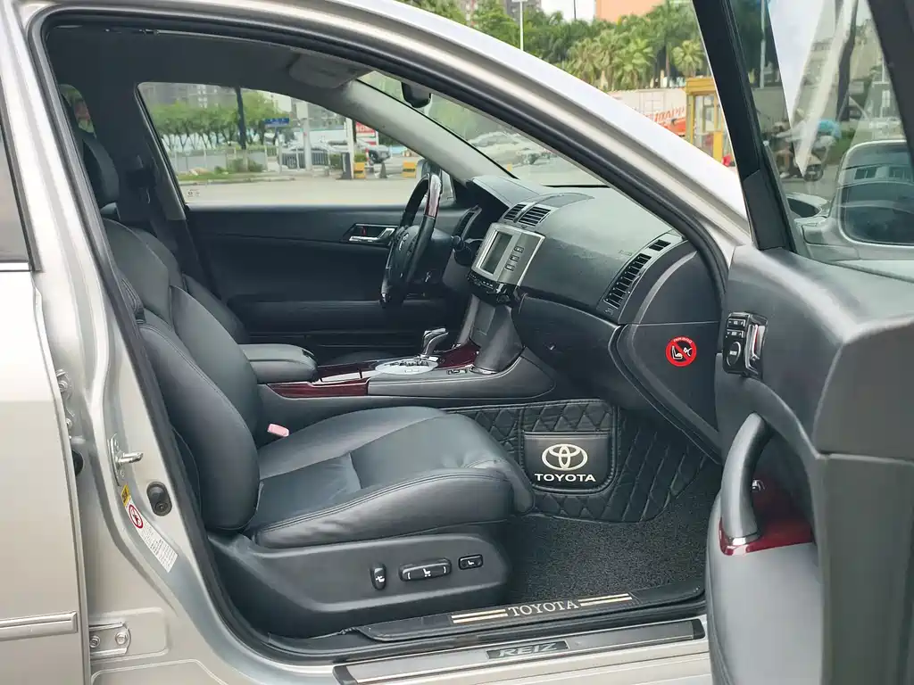 Toyota Reiz — миниатюра 11