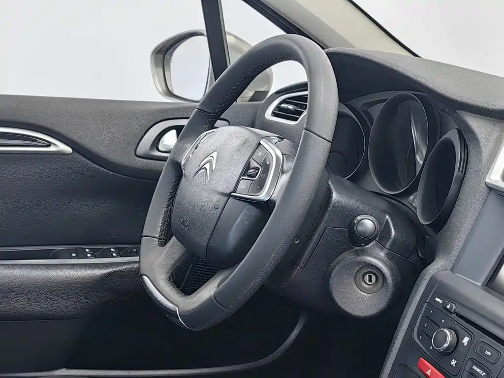 Citroen C4L — миниатюра 22