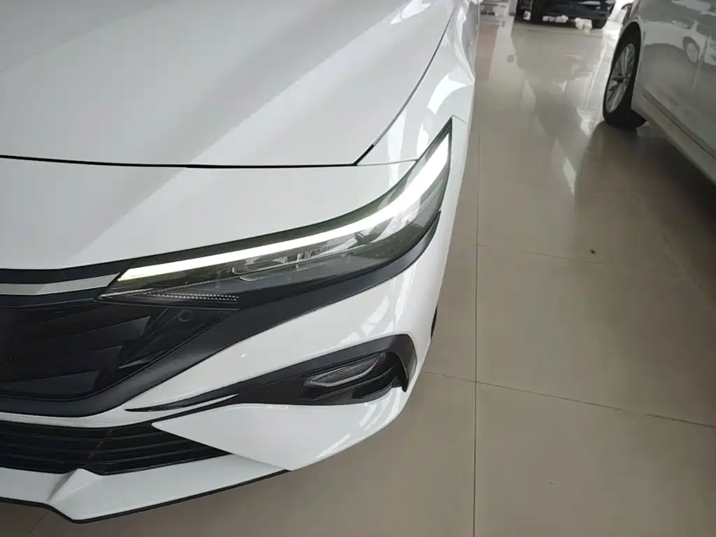 Hyundai Elantra — миниатюра 24