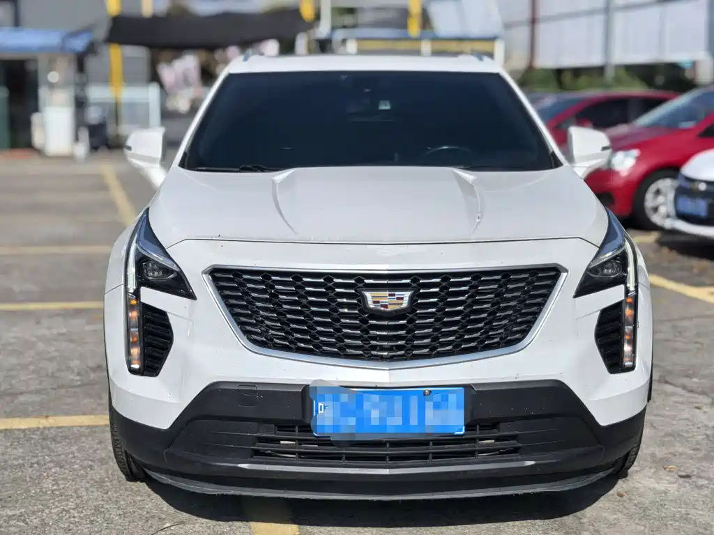 CADILLAC XT4