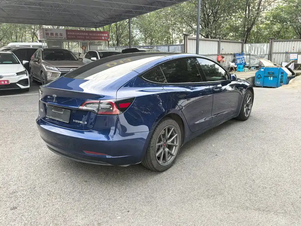 Tesla Model 3 — миниатюра 4