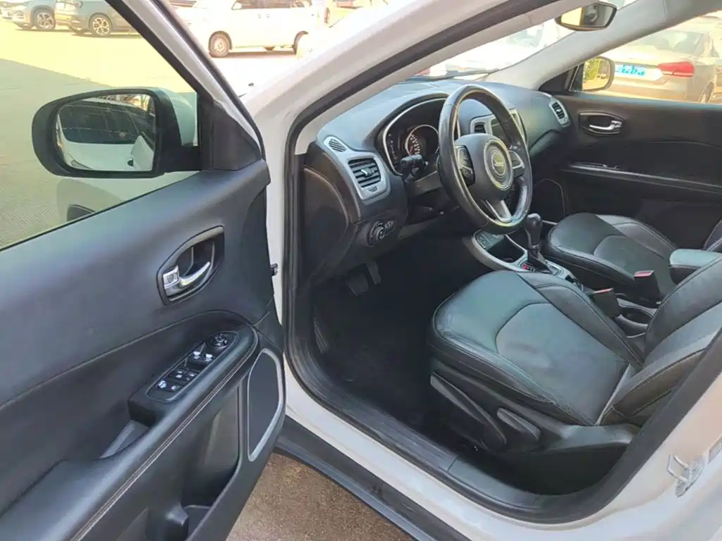 Jeep Compass — миниатюра 16