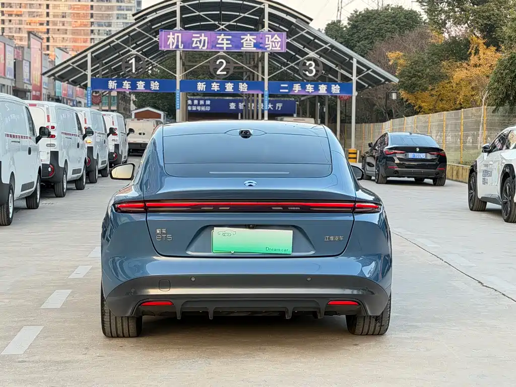 NIO NIO ET5