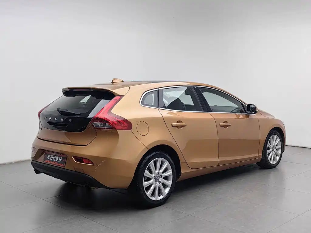 Volvo V40 — миниатюра 2