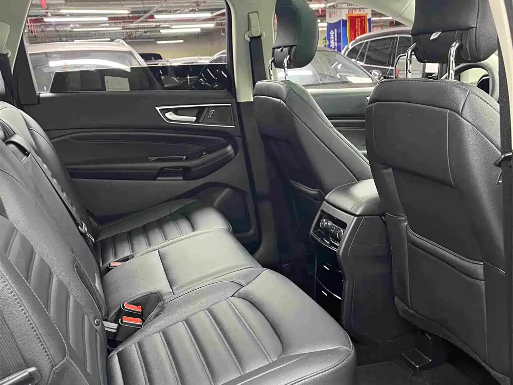 Ford Edge — миниатюра 9