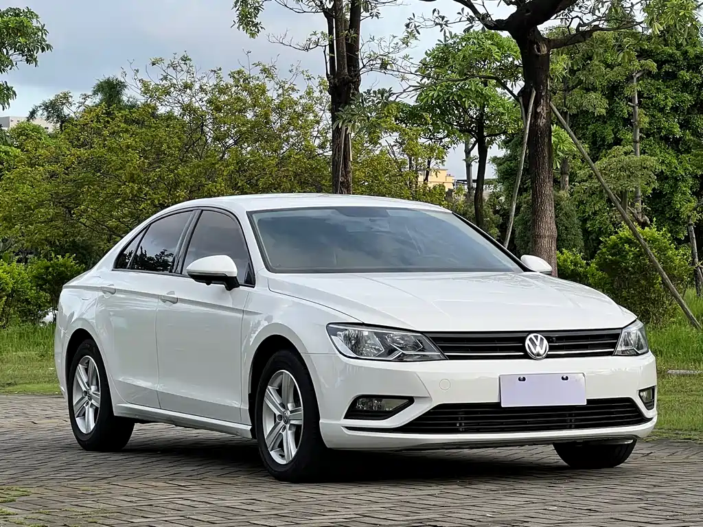 Volkswagen Lamando 2015 230TSI DSG