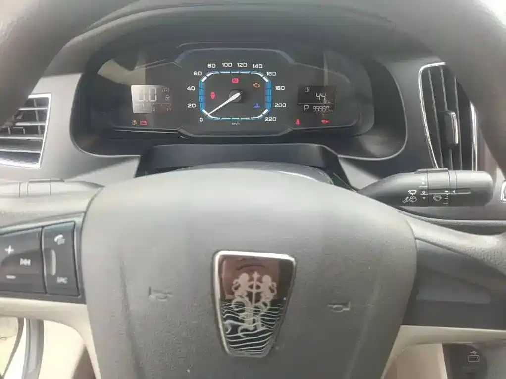 Roewe 360 — миниатюра 8
