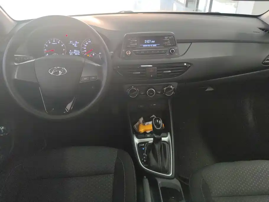 Hyundai Elantra — миниатюра 12