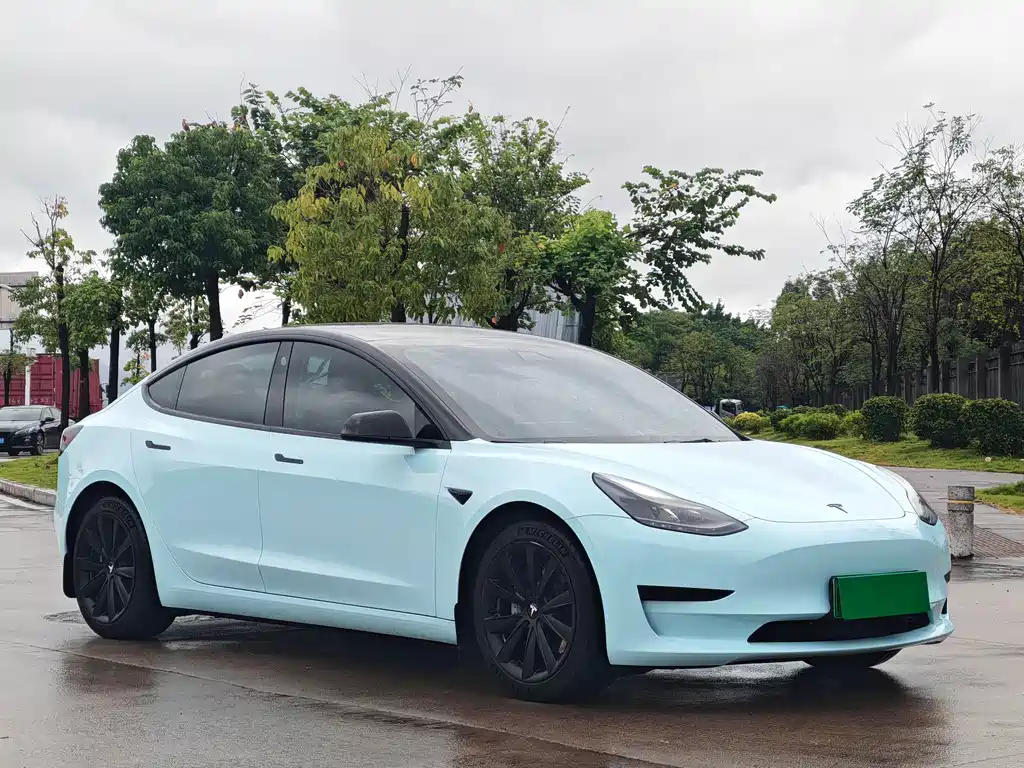 Tesla Model 3 — миниатюра 4