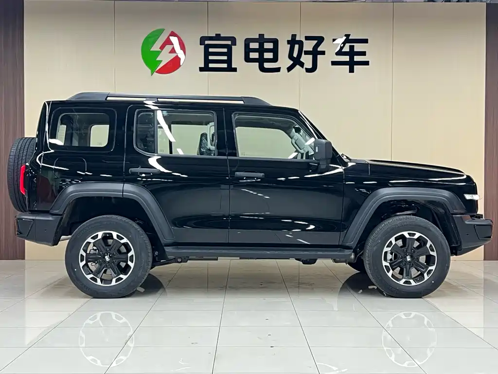 TANK TANK 300 NEW ENERGY