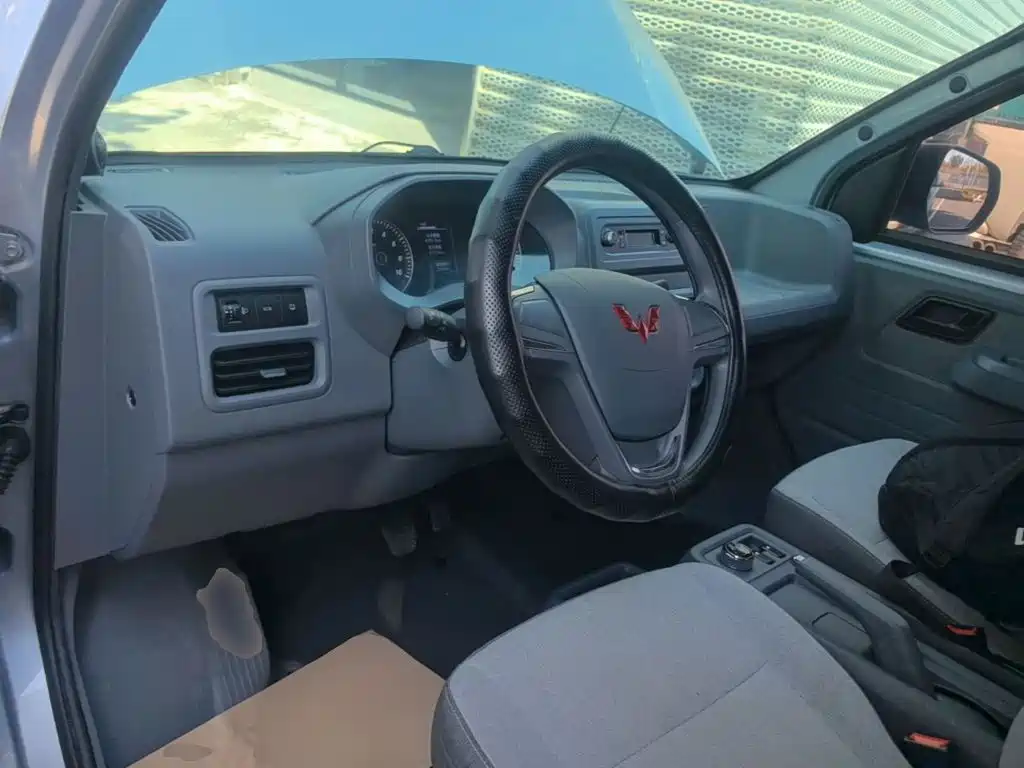 Wuling Yangguang — миниатюра 10