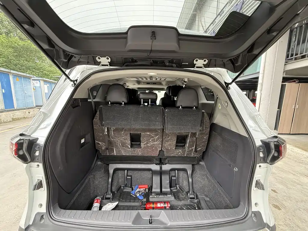 Toyota Sienna — миниатюра 14