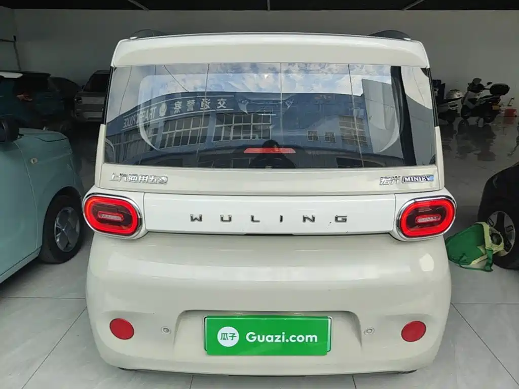 Wuling MINIEV — миниатюра 6
