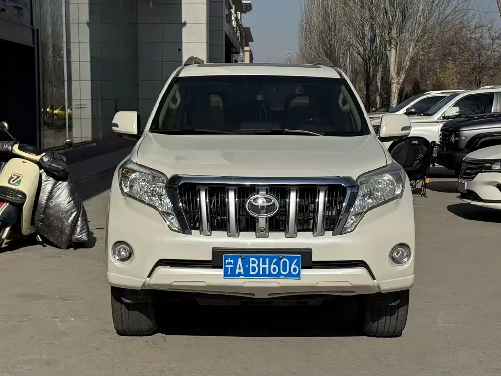 TOYOTA PRADO