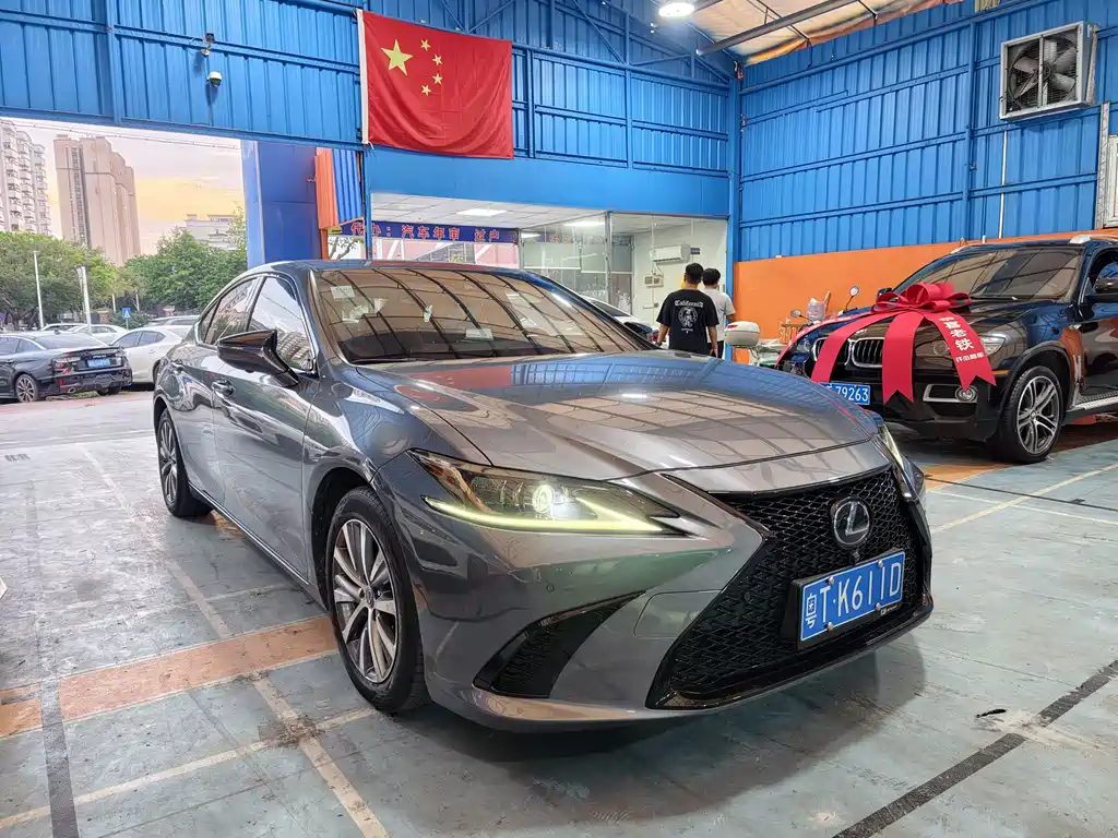 Lexus ES — миниатюра 2