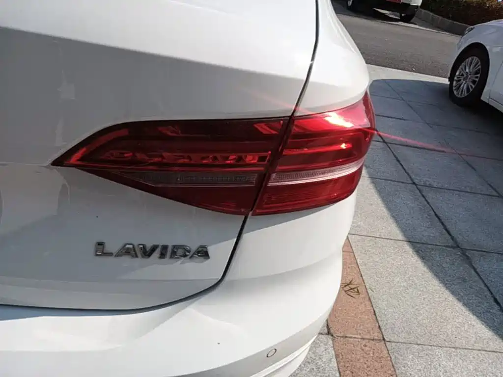 Volkswagen Lavida — миниатюра 8