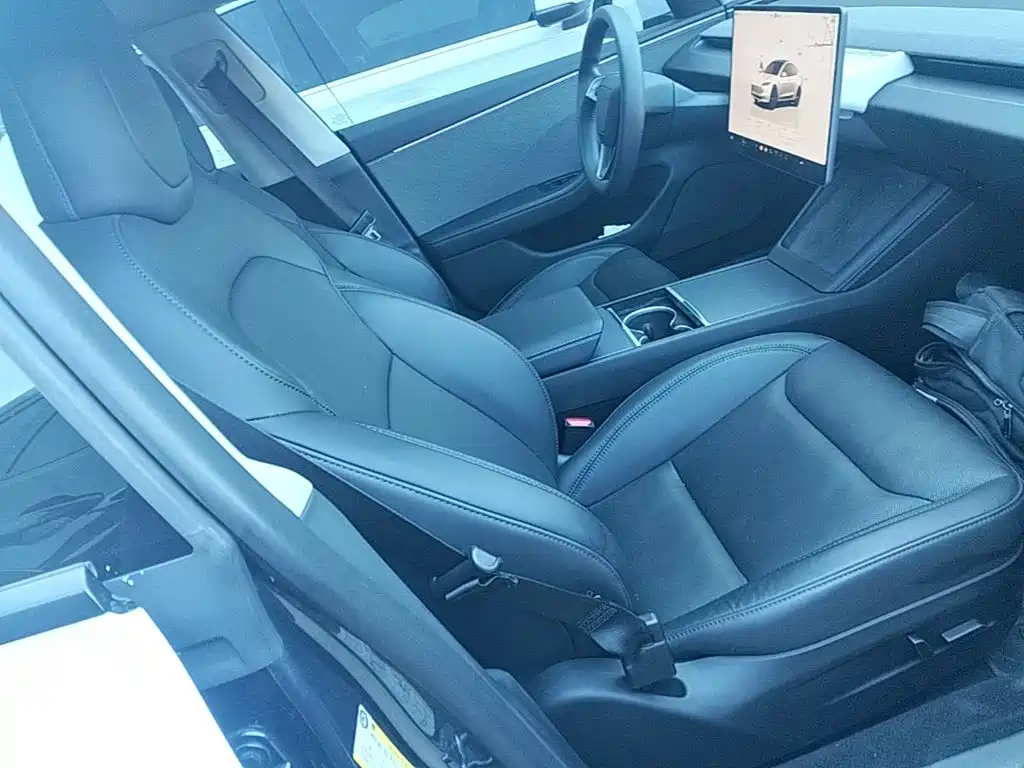 Tesla Model 3 — миниатюра 25