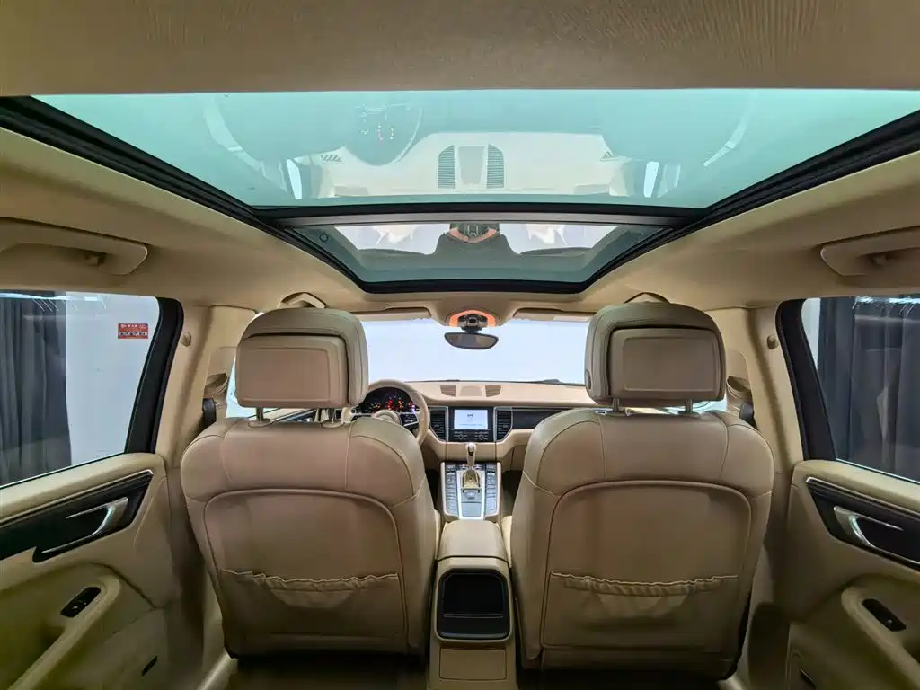 Porsche Macan — миниатюра 16