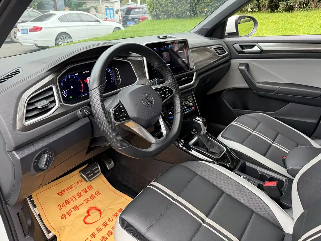 Volkswagen T-Roc — миниатюра 7