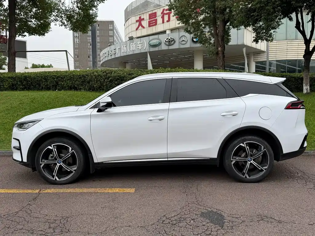 BYD Tang New Energy — миниатюра 3