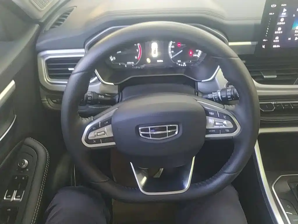 Geely Vision X6 — миниатюра 11
