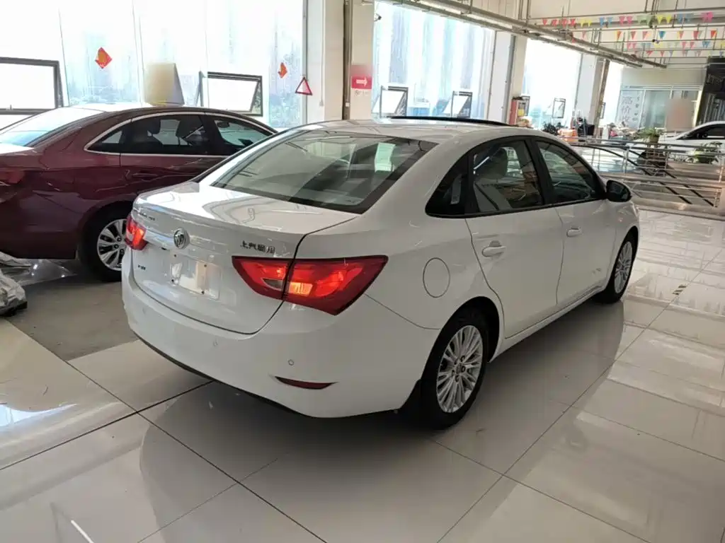 Buick Excelle — миниатюра 7