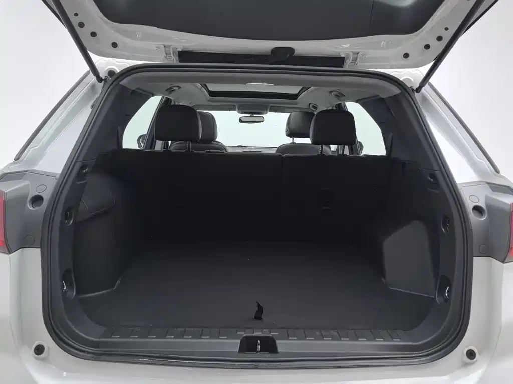 Chevrolet Equinox — миниатюра 16