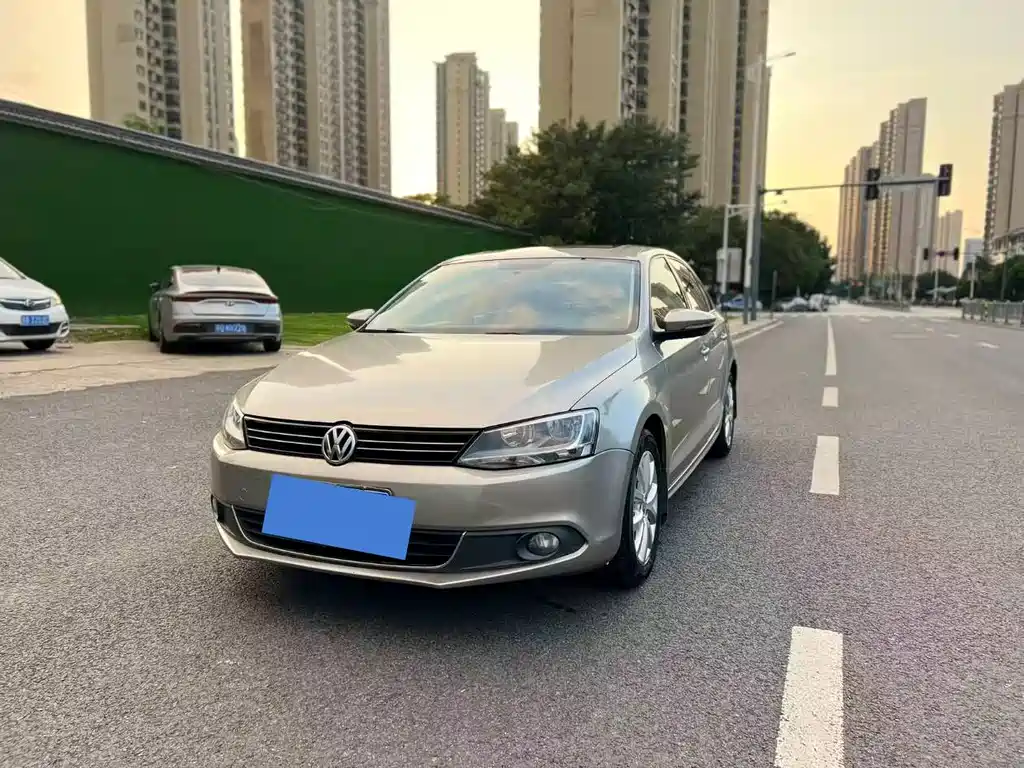 Volkswagen Sagitar 2012