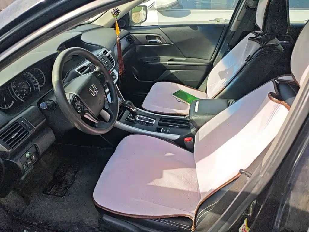 Honda Accord — миниатюра 8
