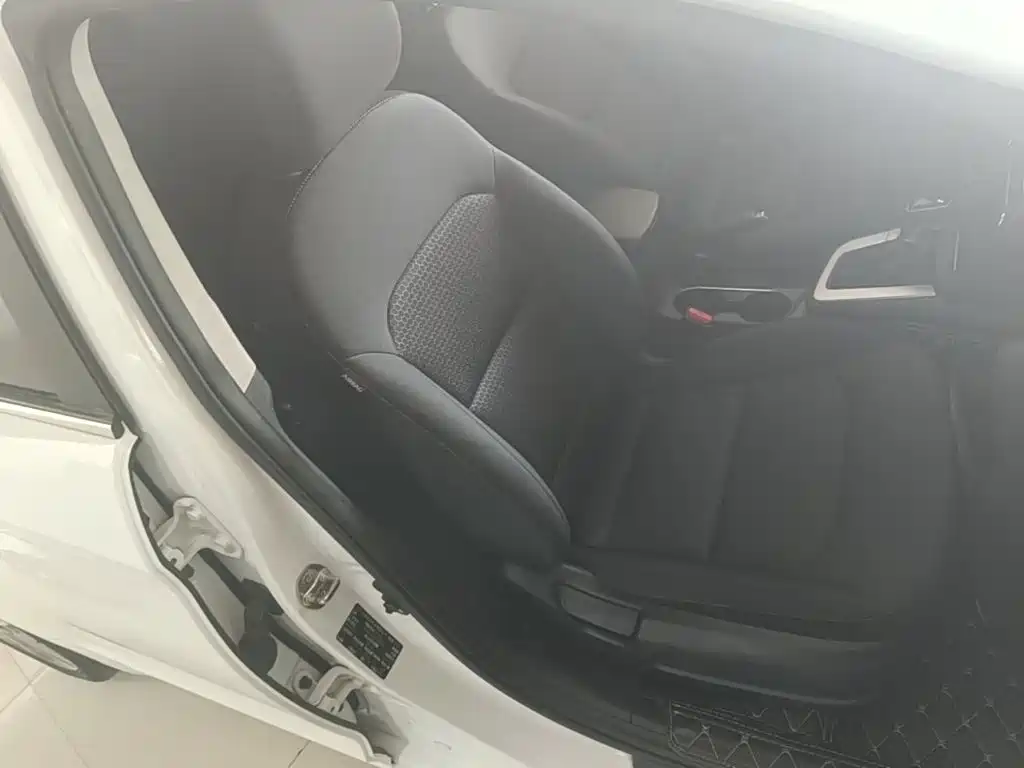 Hyundai Elantra — миниатюра 25