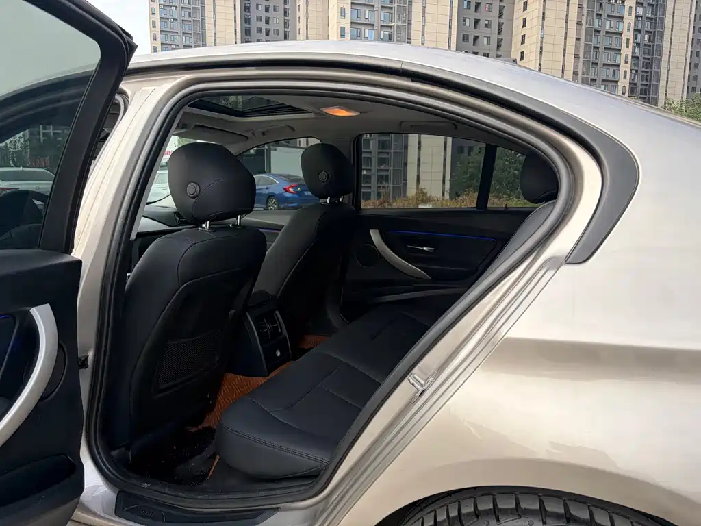 BMW 3 Series — миниатюра 9