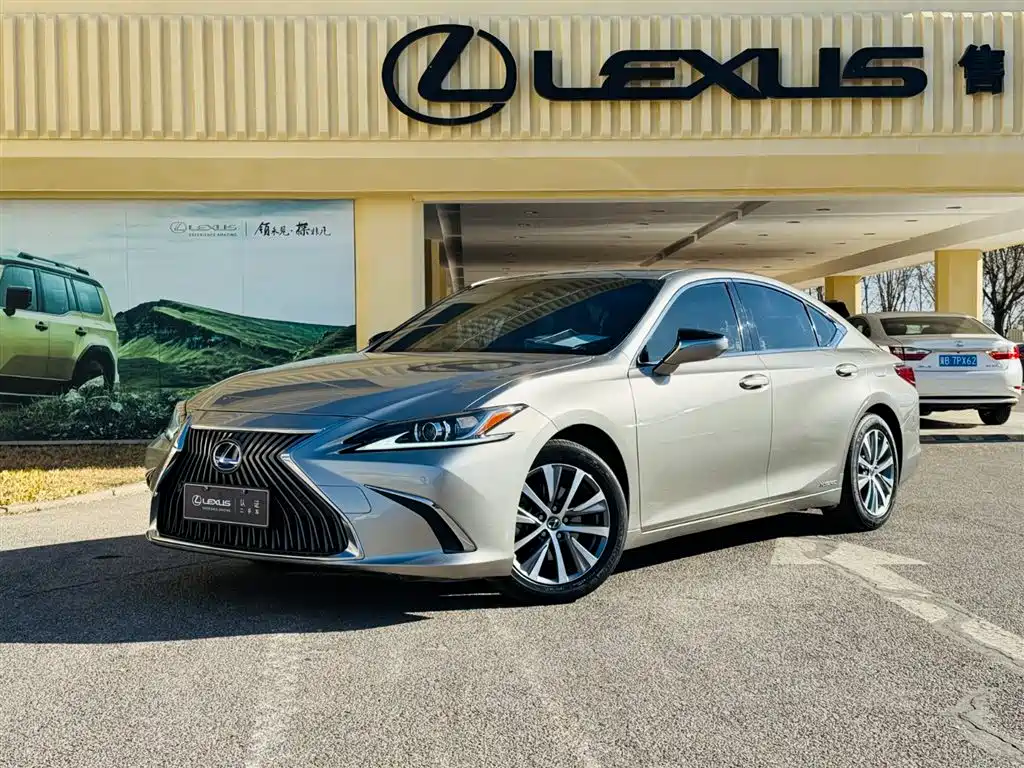 Lexus ES 2018