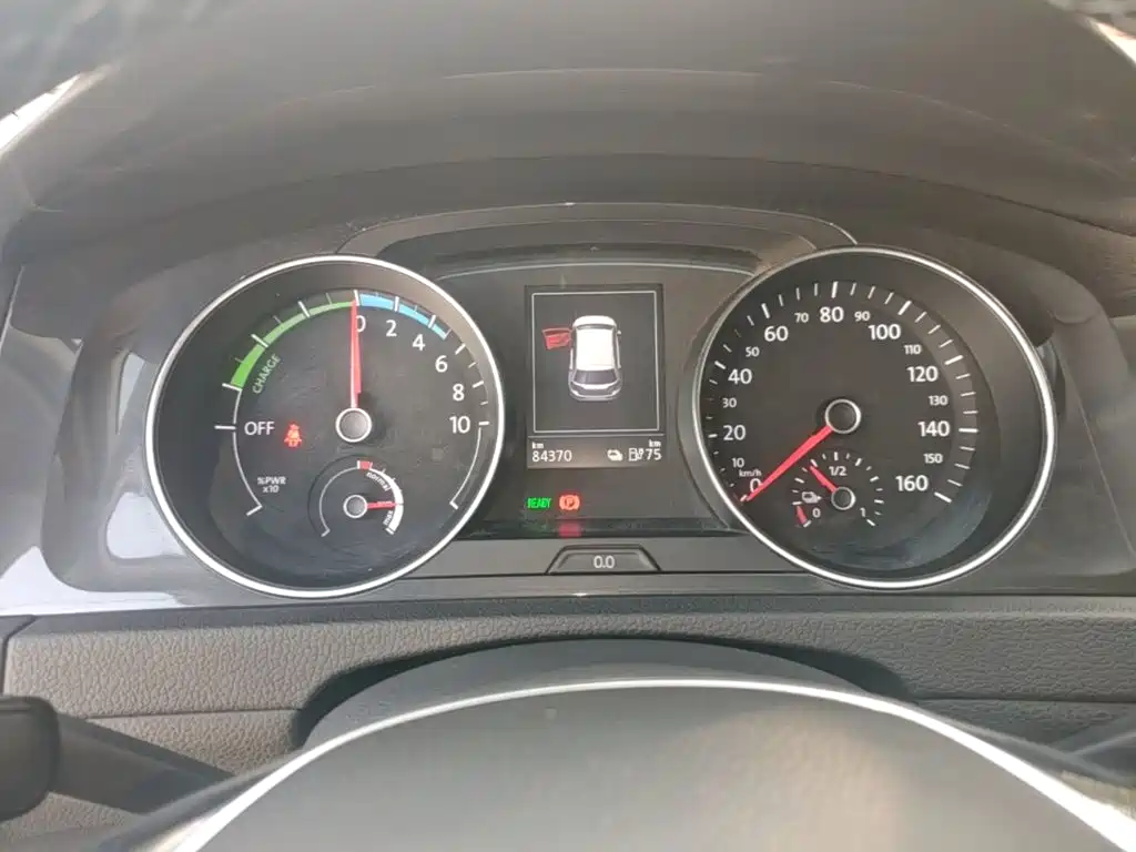 Volkswagen Golf EV — миниатюра 12