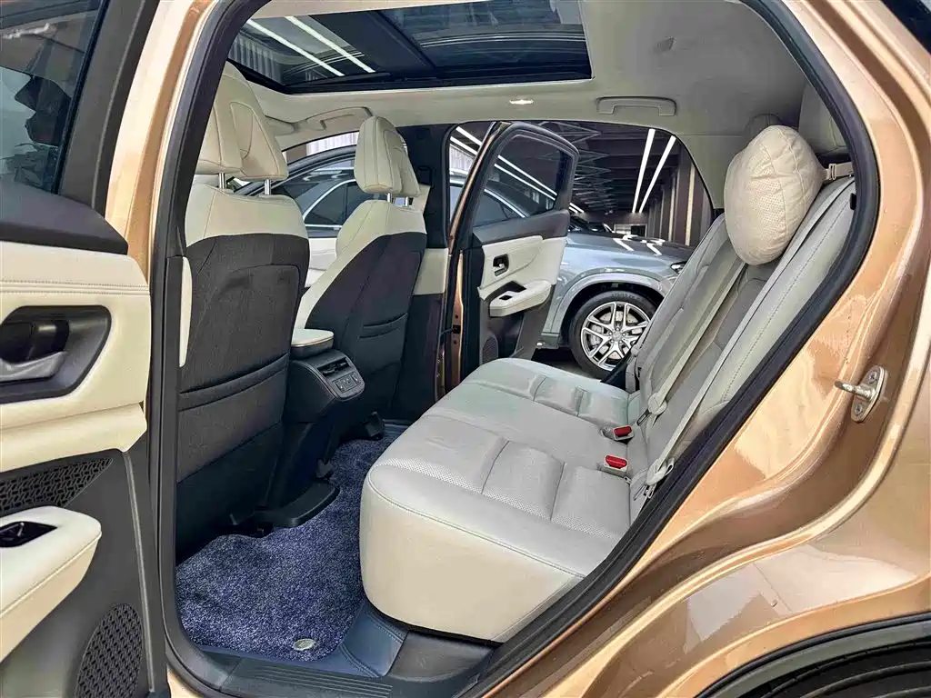Nissan Ariya — миниатюра 10
