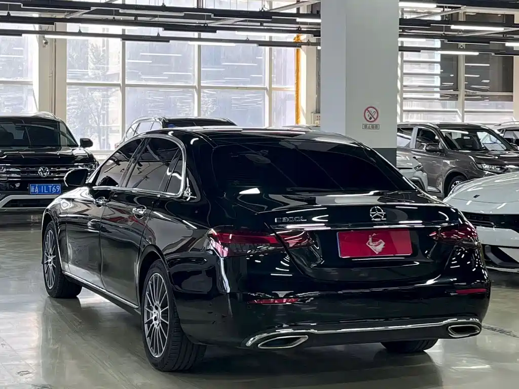 Mercedes-Benz E-Class — миниатюра 7