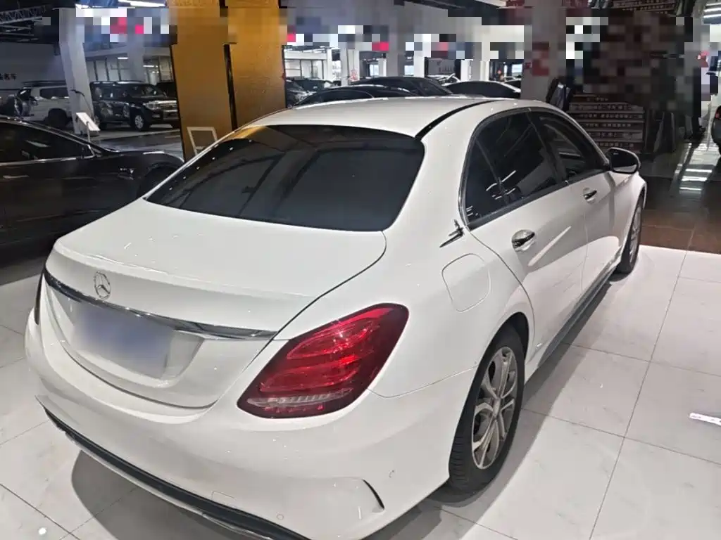 Mercedes-Benz C-Class — миниатюра 7