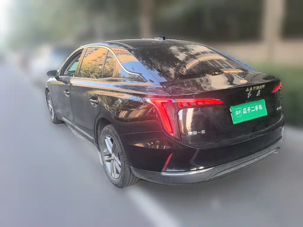 Hongqi Hongqi E-QM5 — миниатюра 4