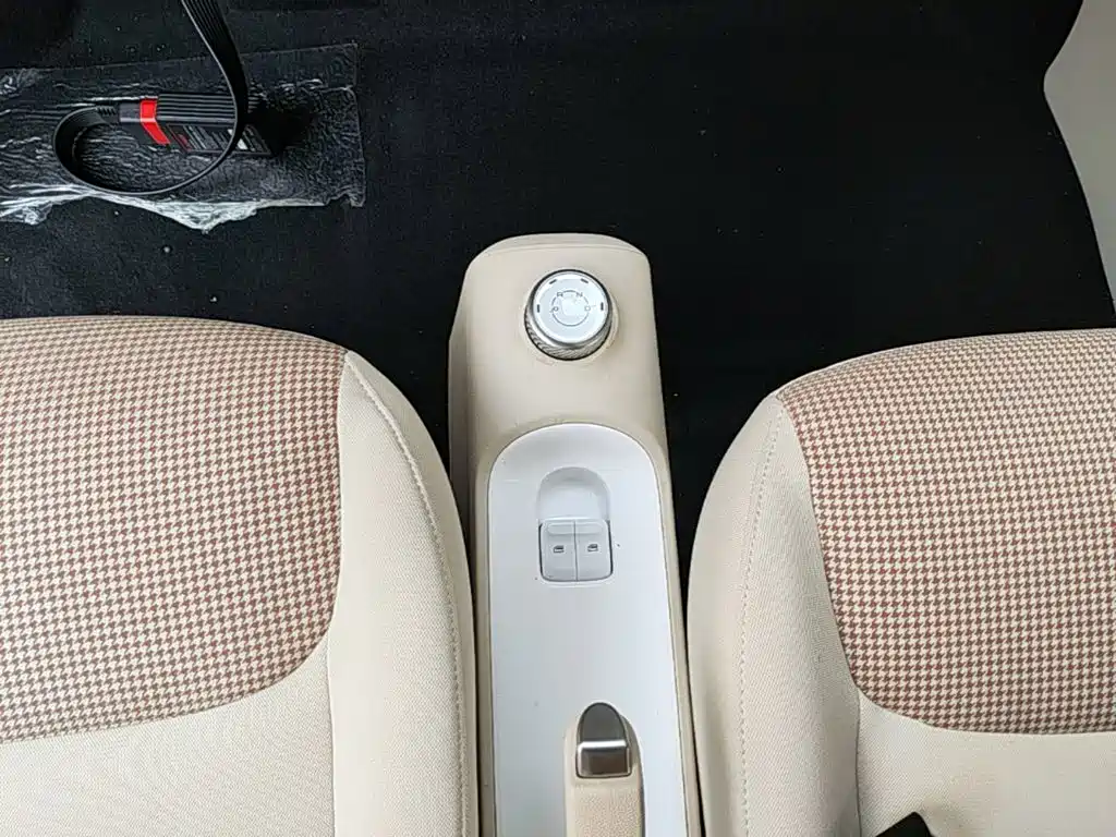 Wuling MINIEV — миниатюра 14