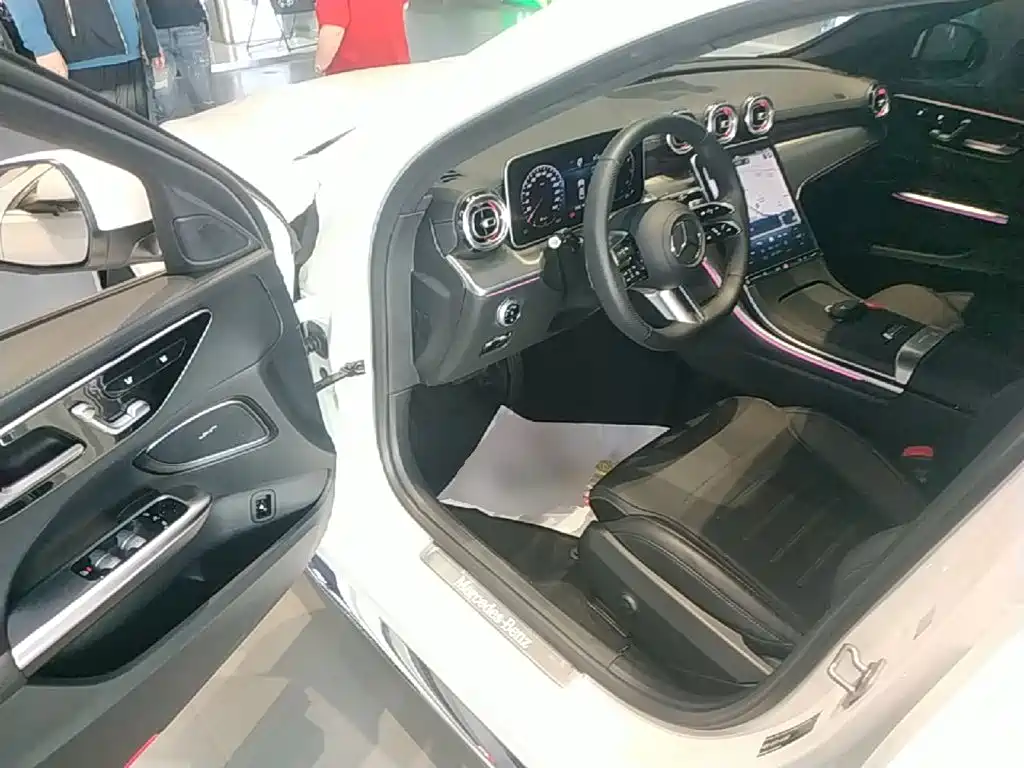 Mercedes-Benz C-Class — миниатюра 16