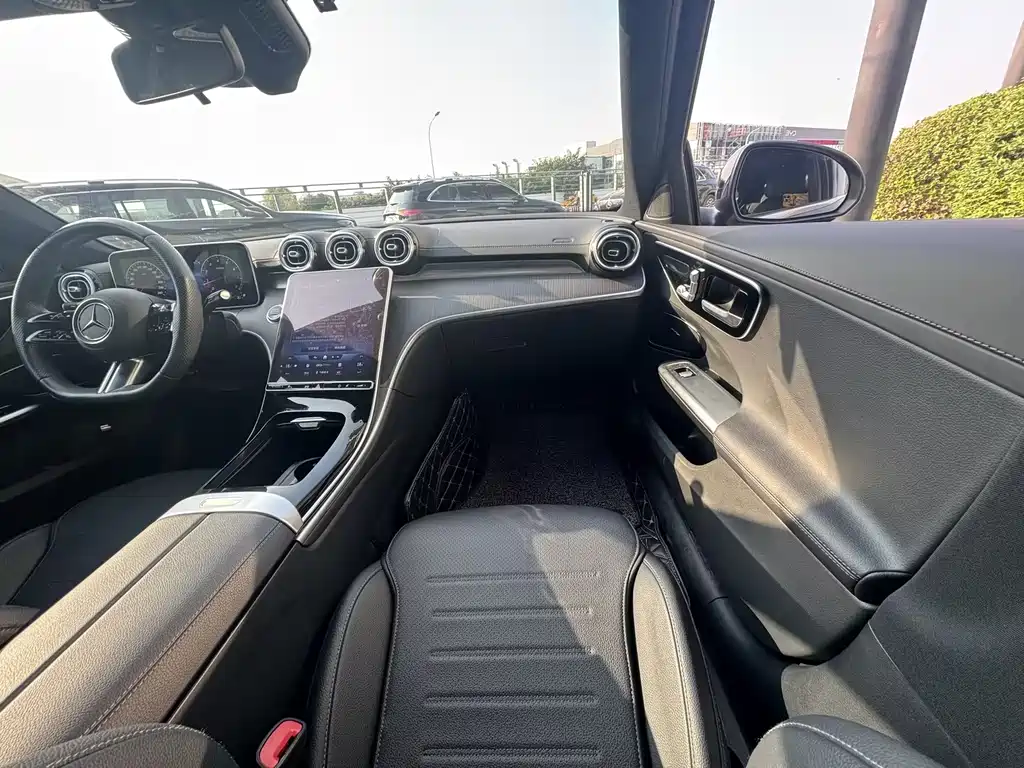 Mercedes-Benz C-Class — миниатюра 12