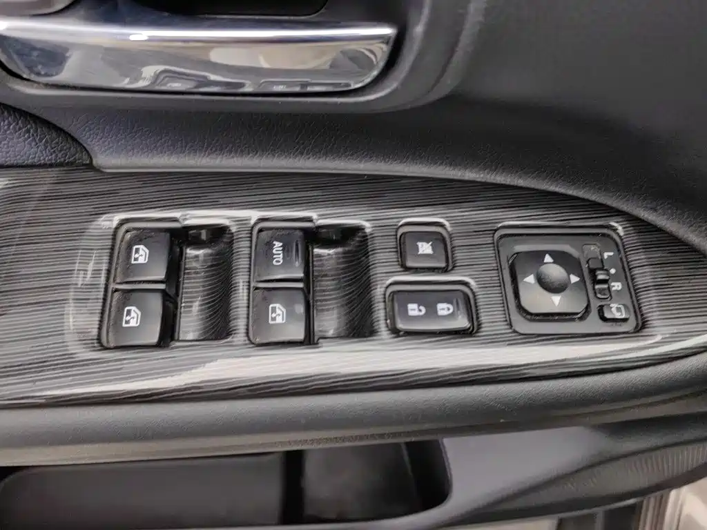 Mitsubishi Outlander — миниатюра 9