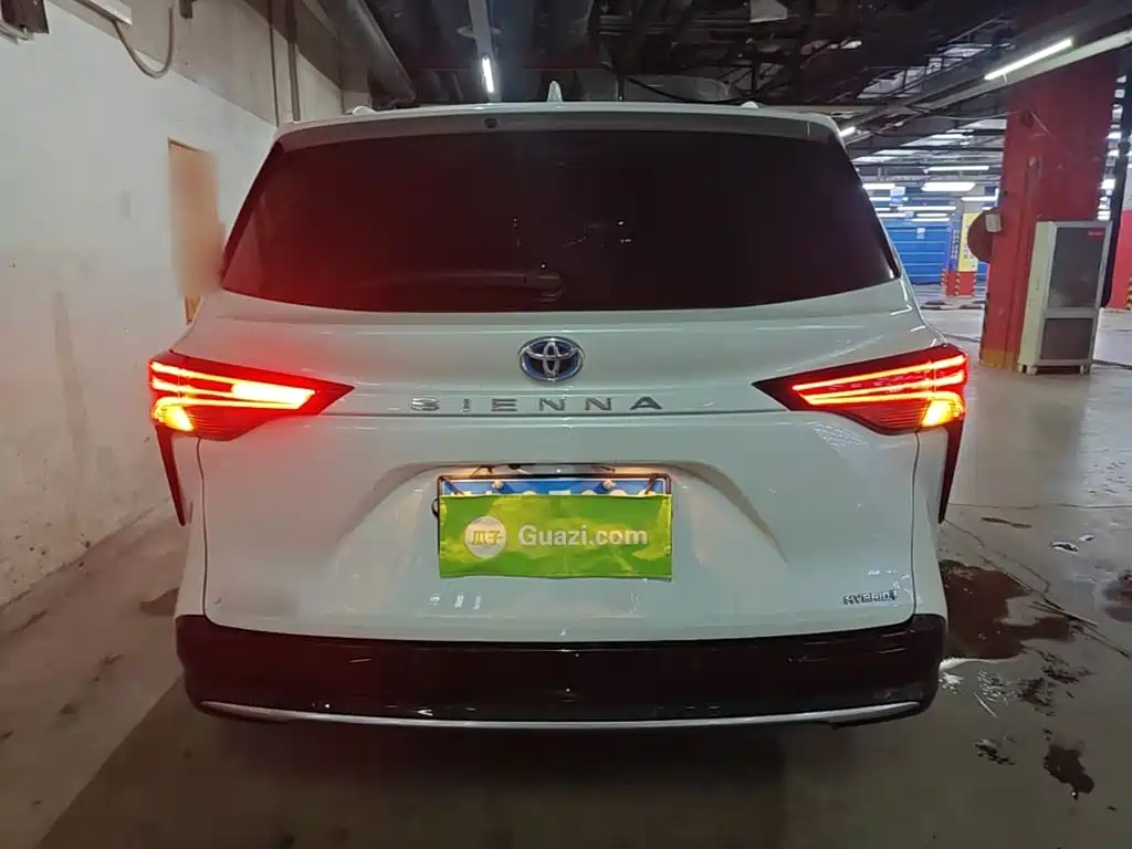 Toyota Sienna — миниатюра 6
