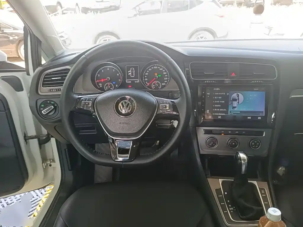 Volkswagen Golf — миниатюра 10